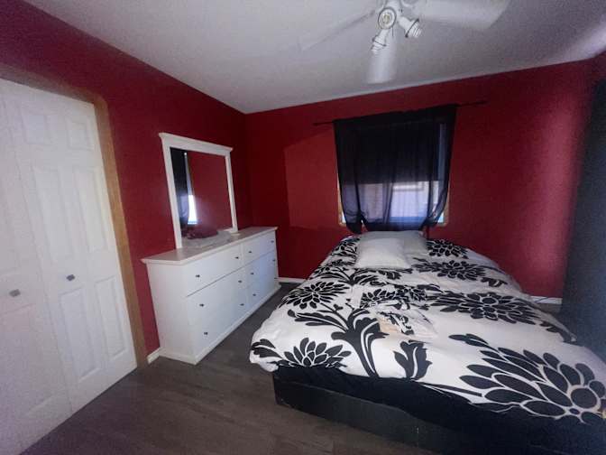 Tracy D Edey's room