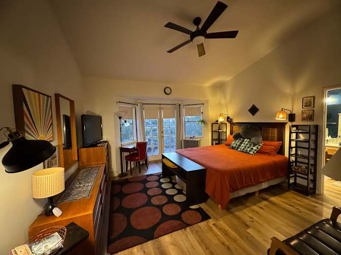 Allix's room