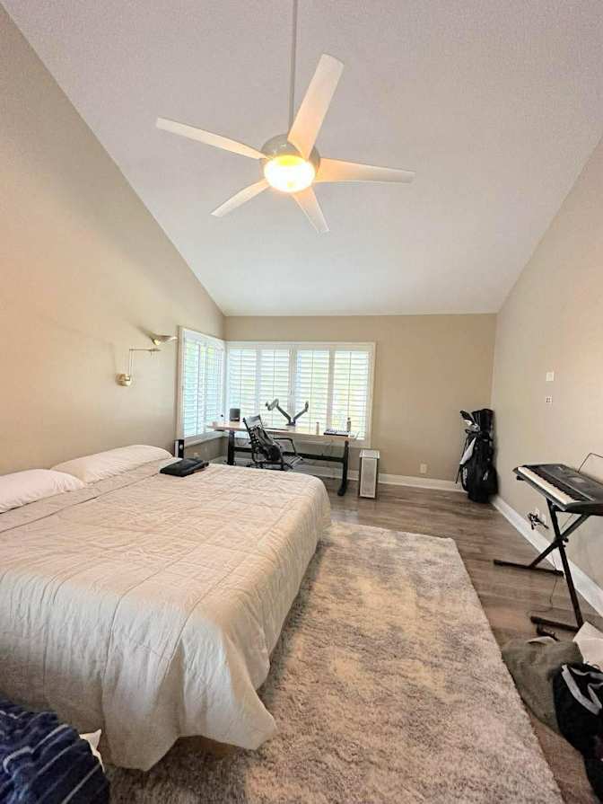 Peter Huang's room