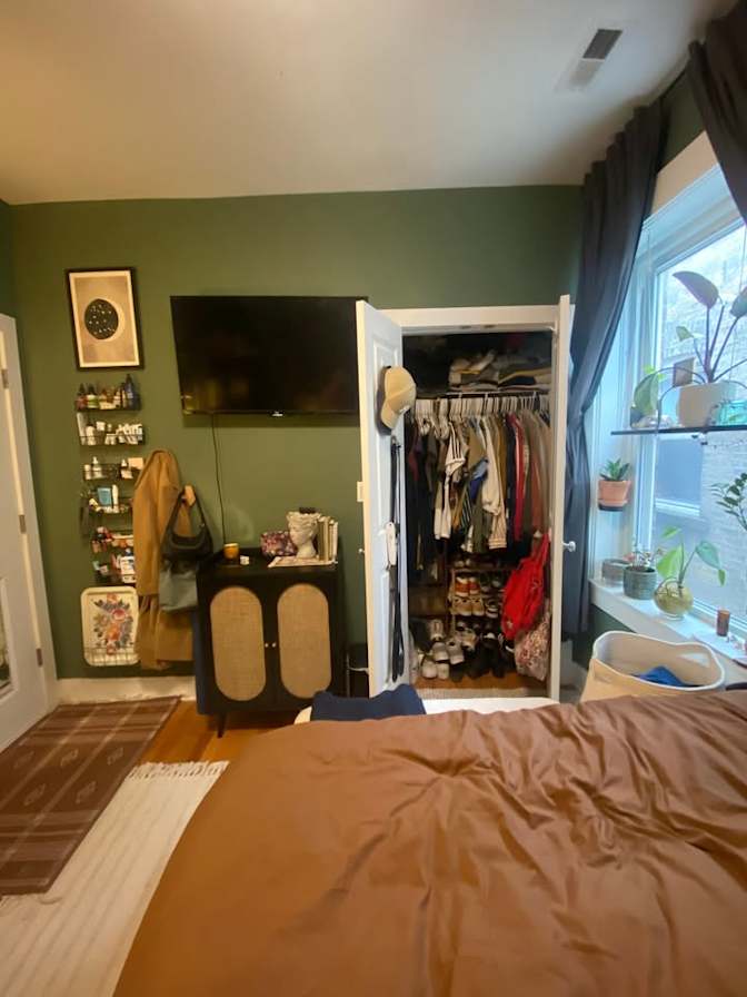 Anastasia K Rhodes's room