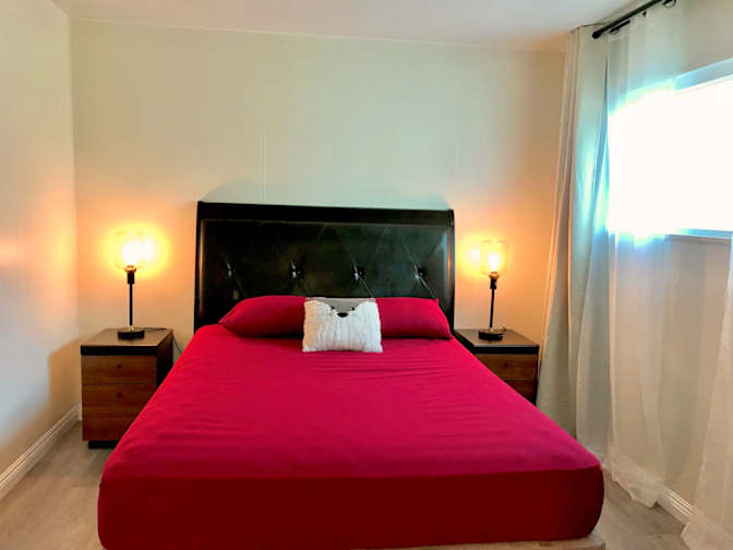 ray's room