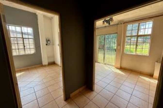 Tshikani's room
