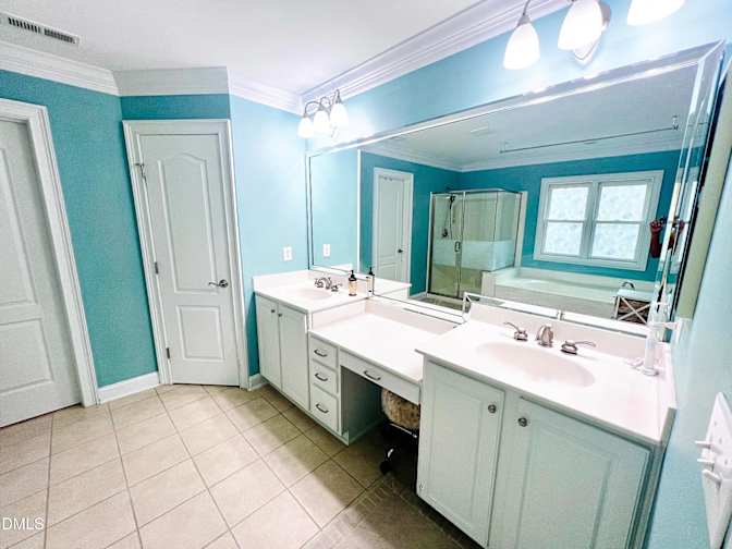 Alcove Rooms's room