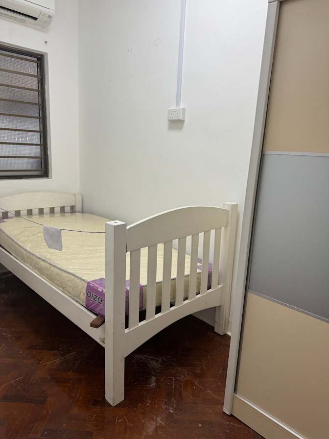 Francis Oh's room