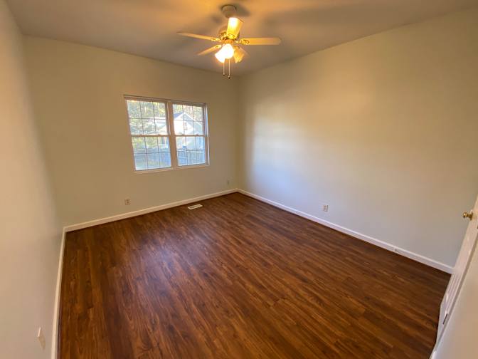 Alcove Rooms's room