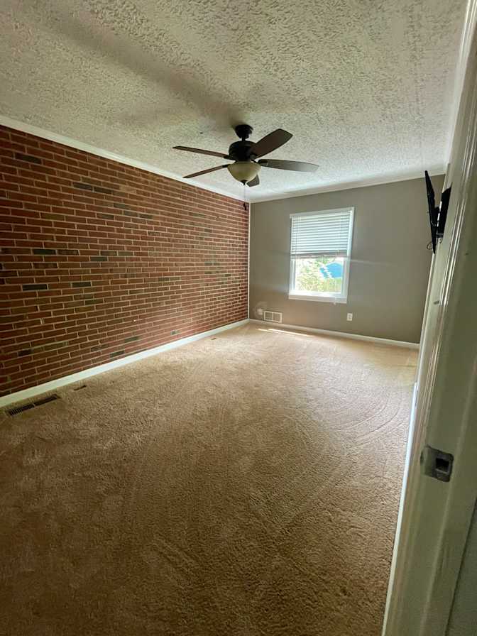 Ricardo's room