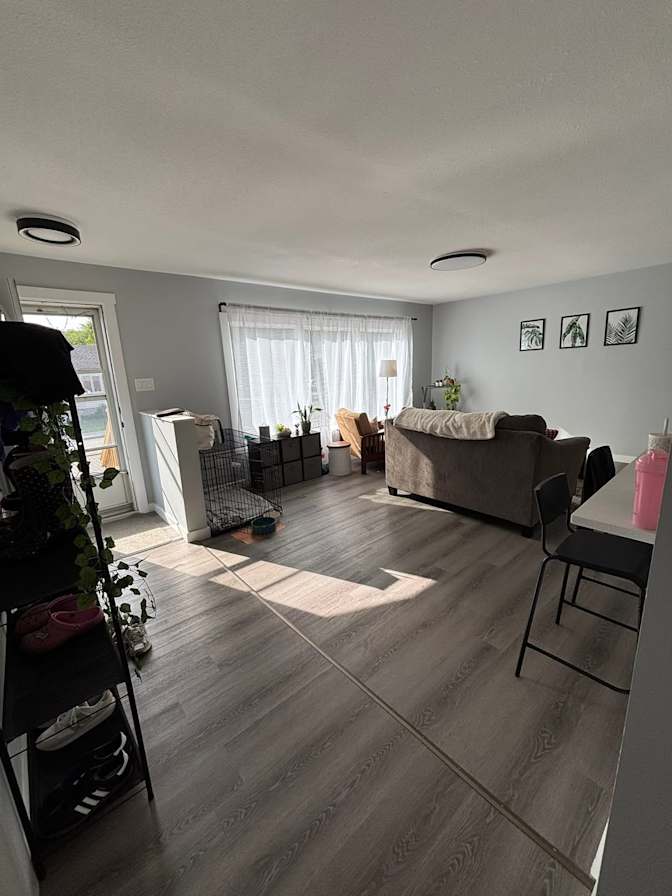 Jade Dumont's room