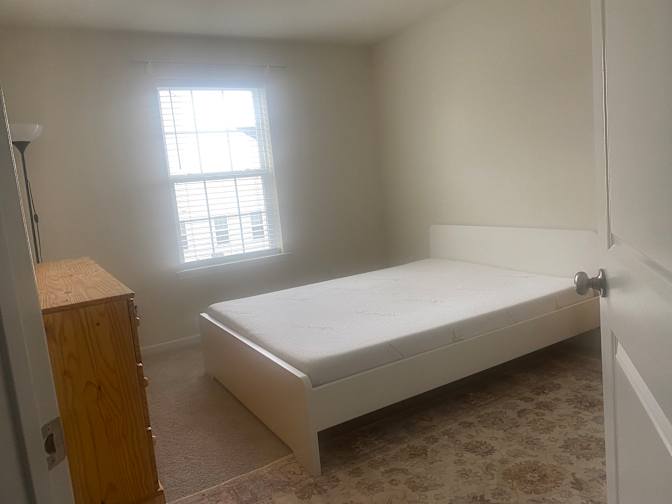 Lynn's room