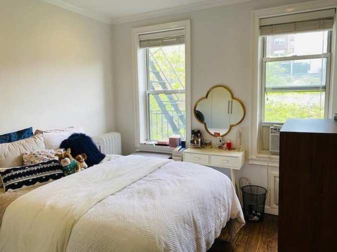 Furnished Room for rent's room