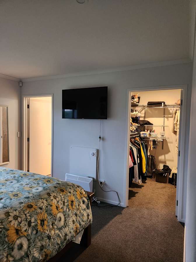 SARENA JOHNSON's room