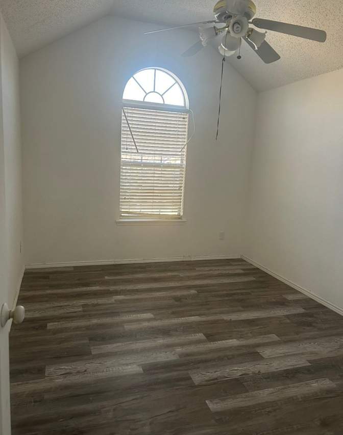 Skylar Mentesana snyder's room