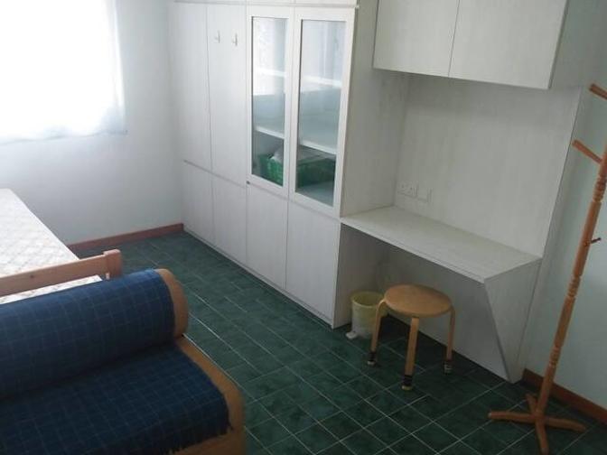 Yan's room