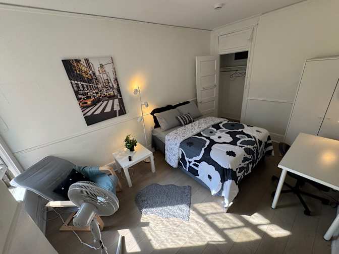 Alona's room