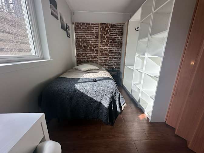 Mehmet's room