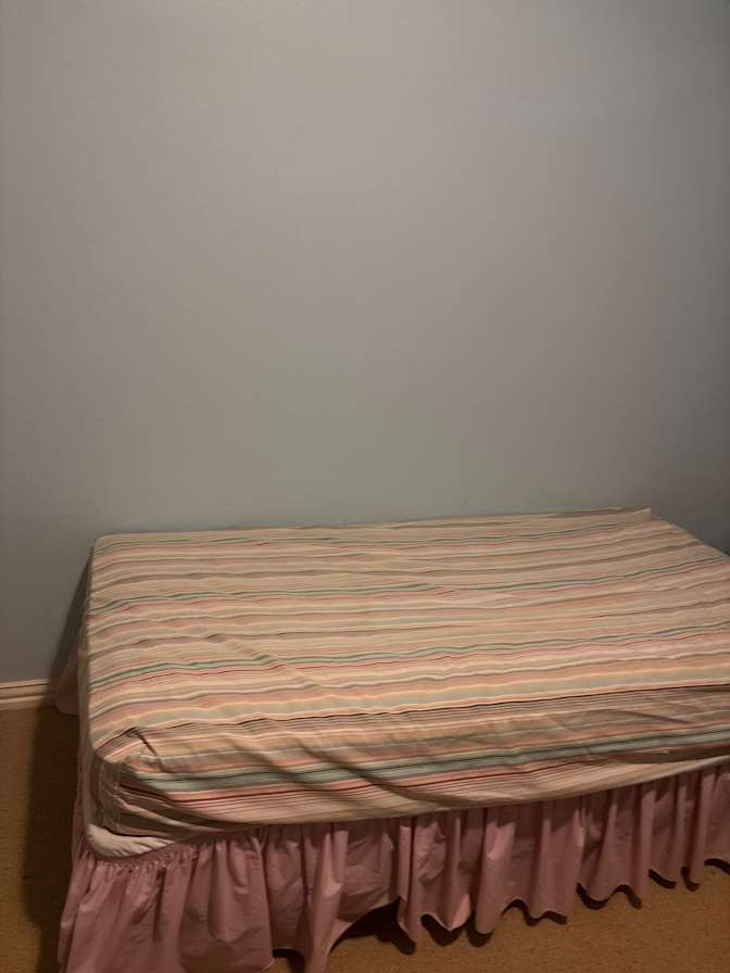 Sung's room