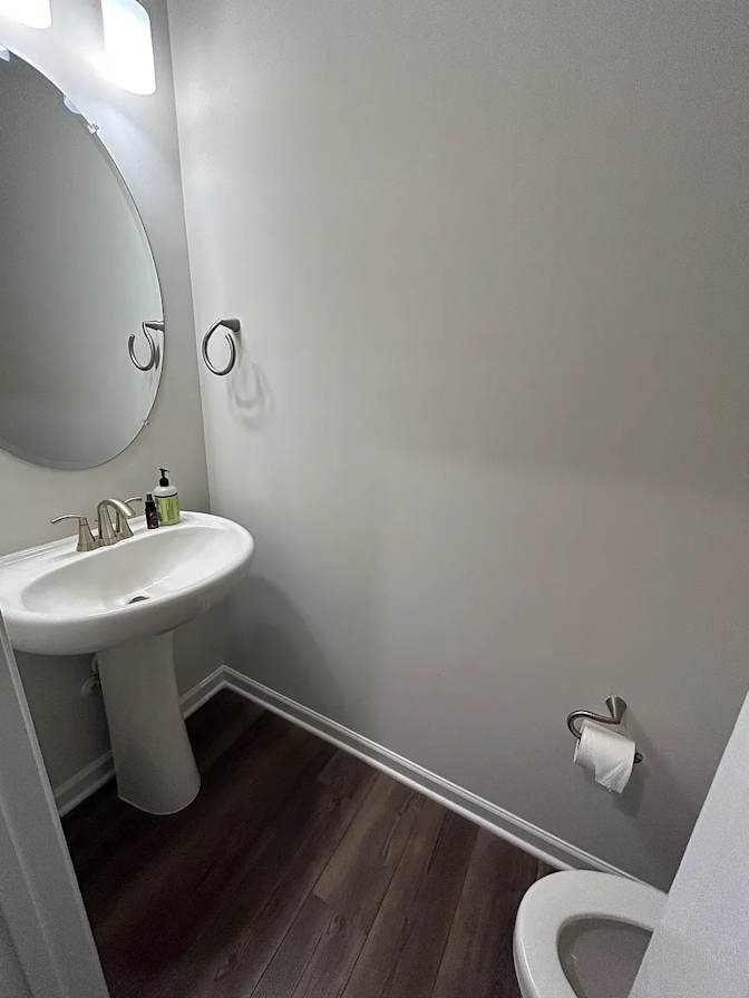 Alcove Rooms's room