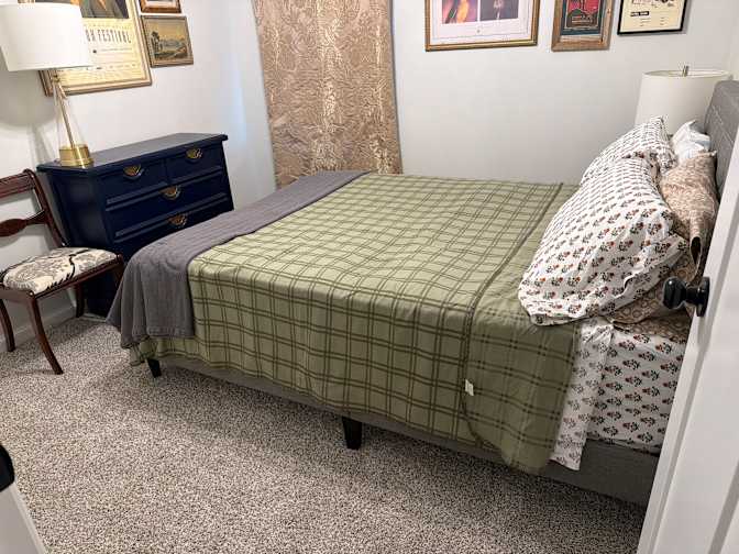 Dee's room