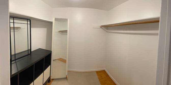 Dee's room