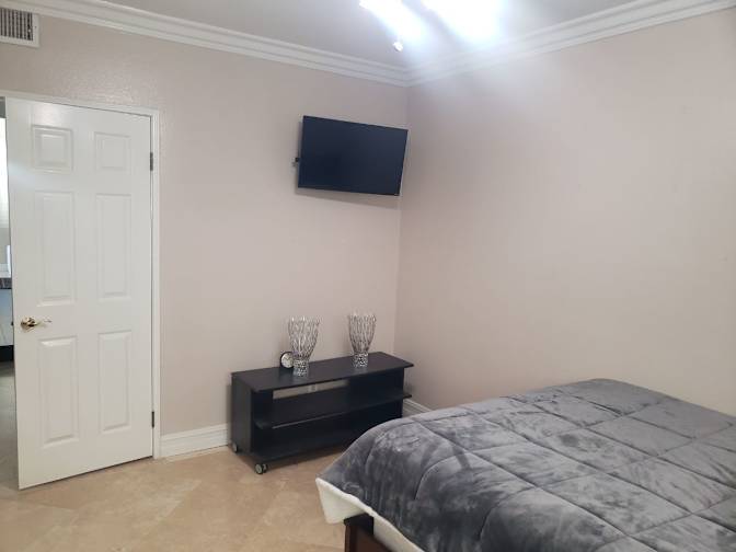 Reza Rezaiesarlak's room