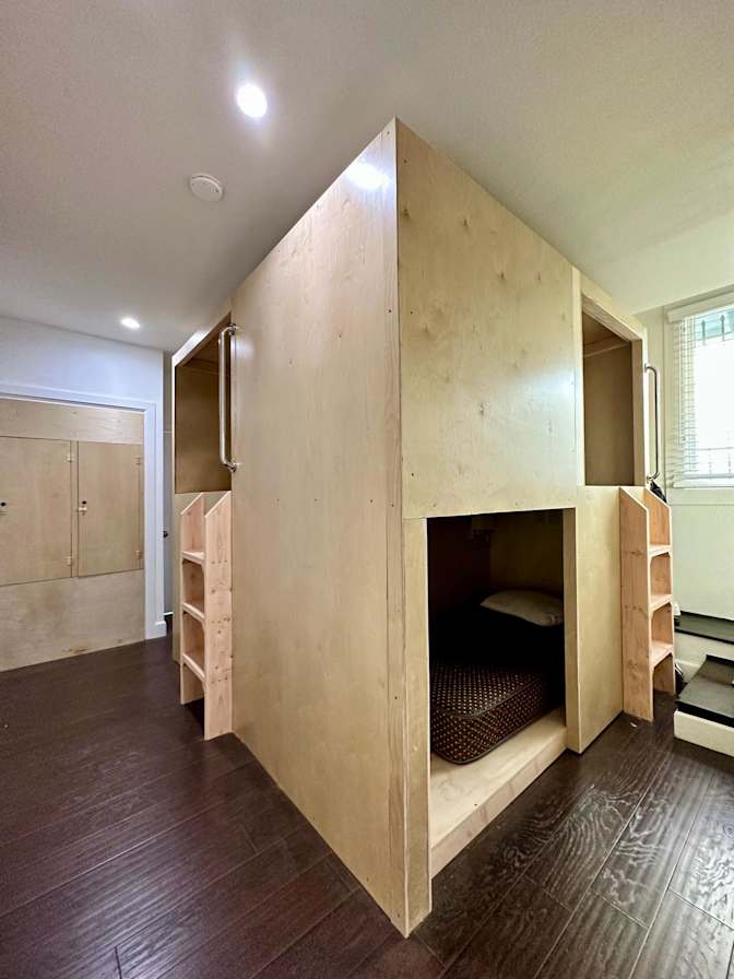 Bob's room