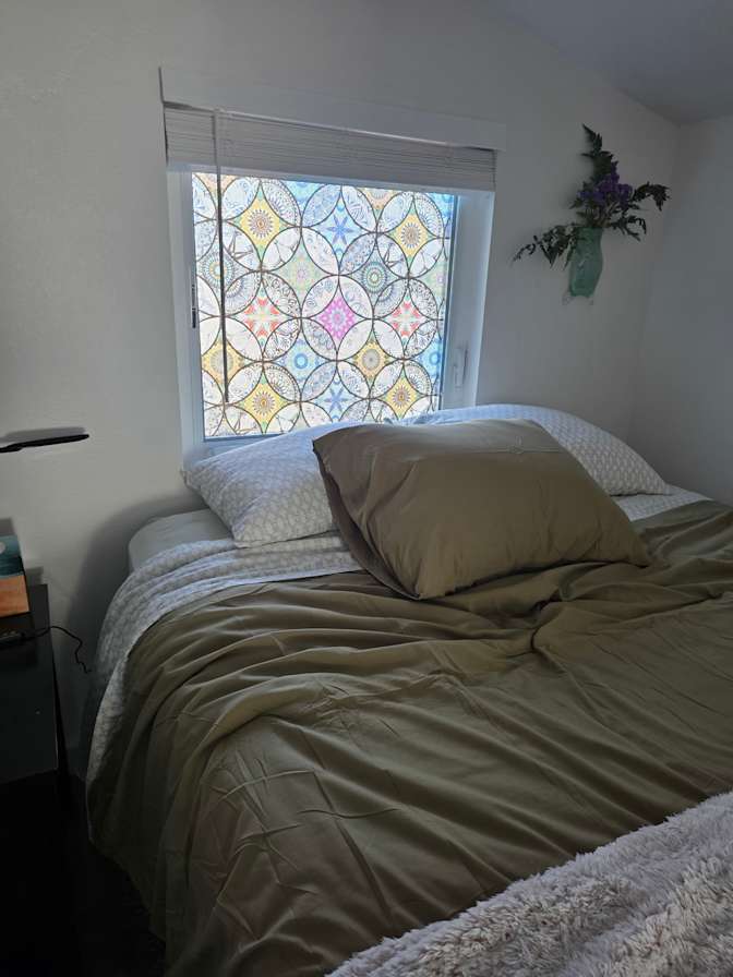 Dinaran's room