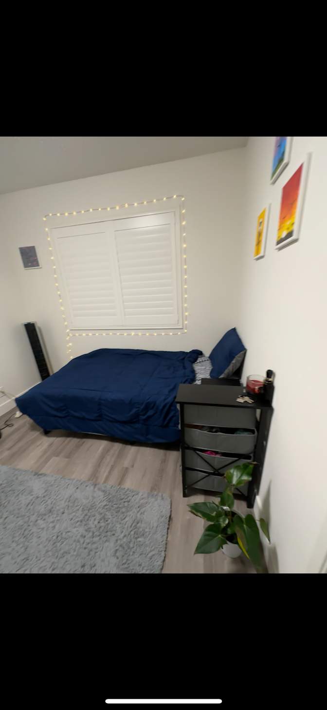 SANJNA's room