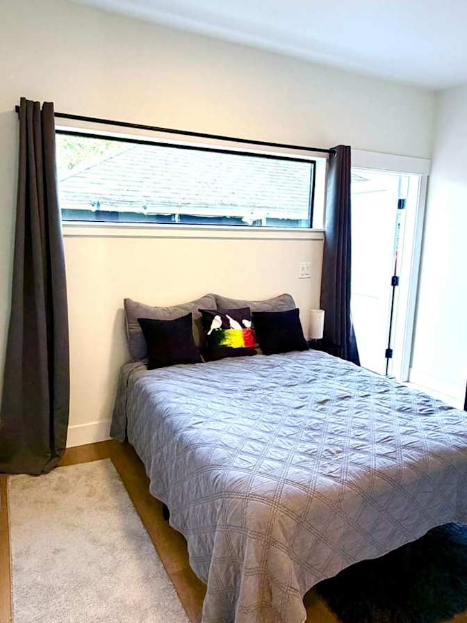 James  Harryhill's room
