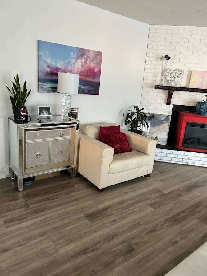 Katy Saunders's room