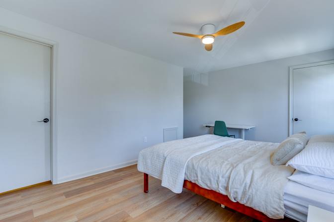 Stephanie's room