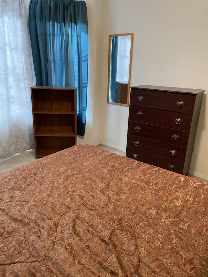 kiyoumarceFaridian's room