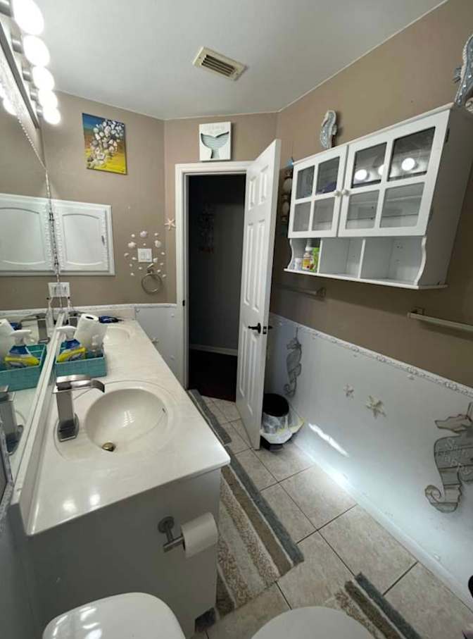 Diana's room