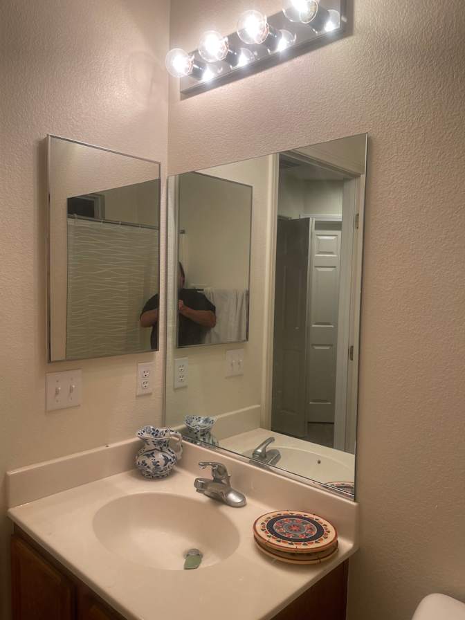 Carlos's room