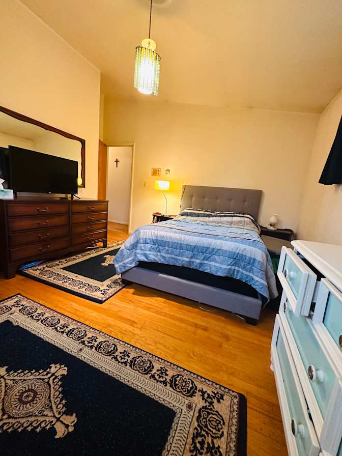 Etienne's room