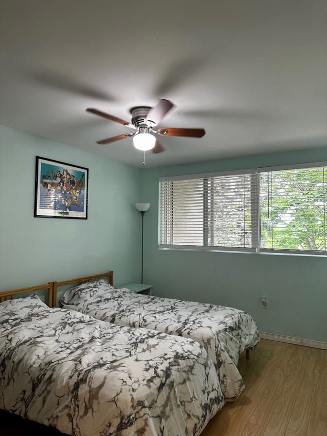 KTNA's room