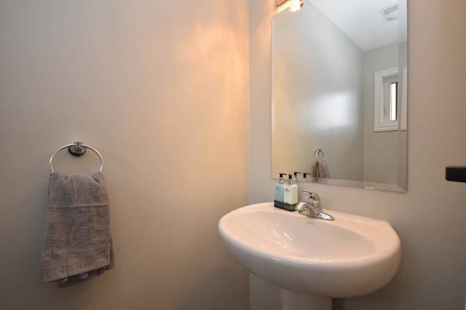 Rent In Ottawa Property Management Inc's room