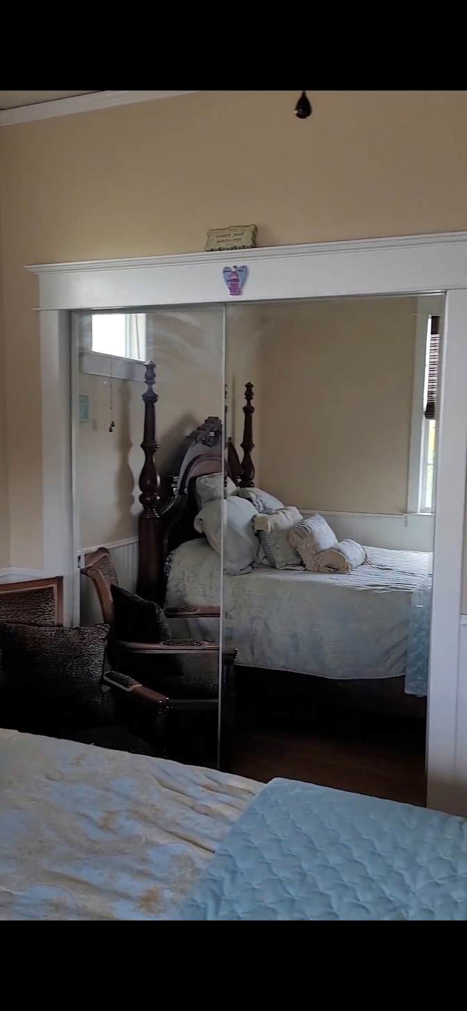 DIANA'S Home's room