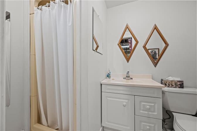 Mo's room
