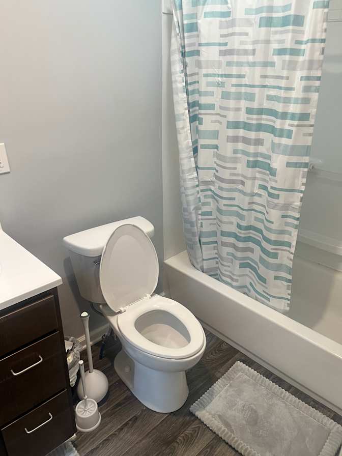 RL Homes's room