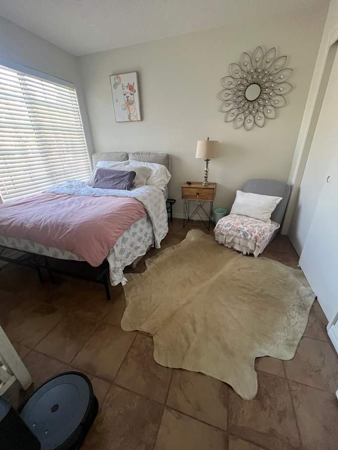 Manuela's room