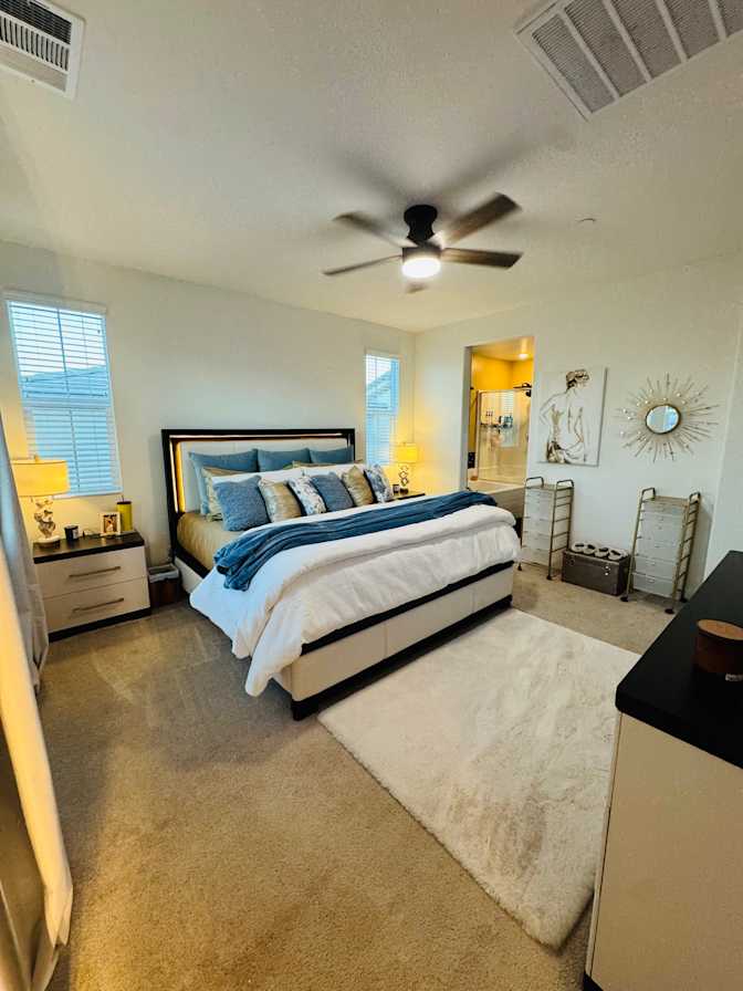 Alexis's room