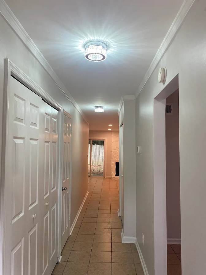 Alcove Rooms's room