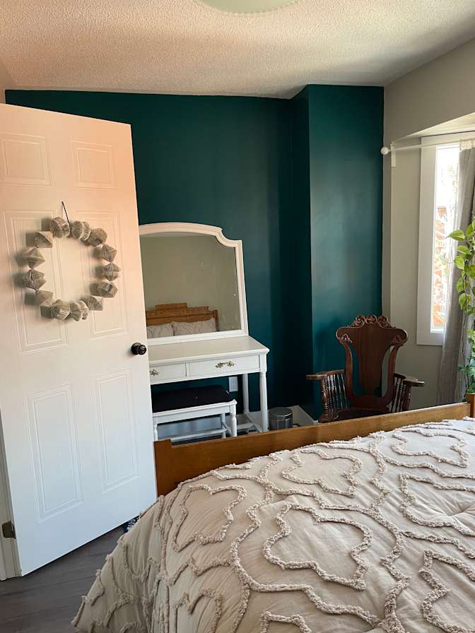 Alicia's room