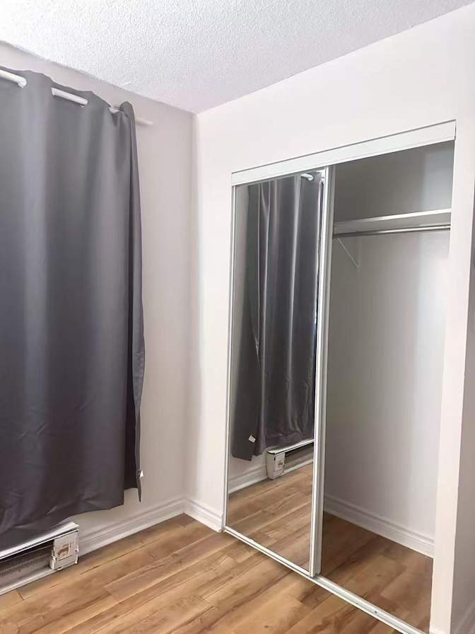 Yixuan's room