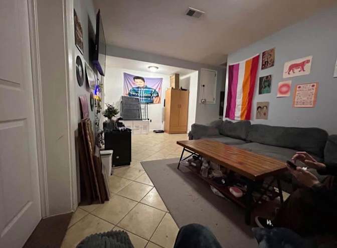 Eliezer's room