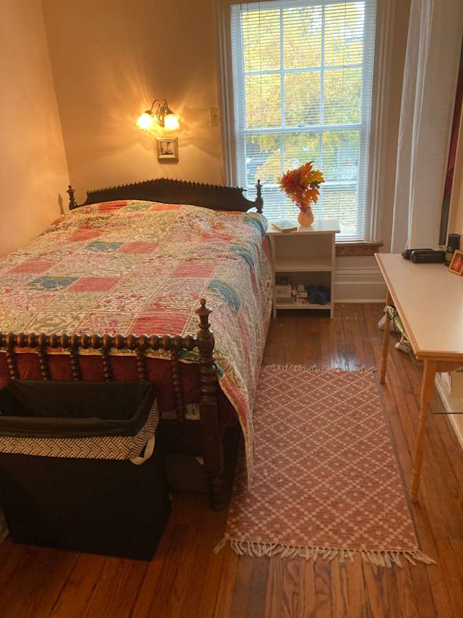 Dia Frid's room