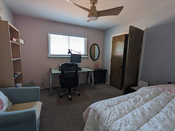 Iny's room