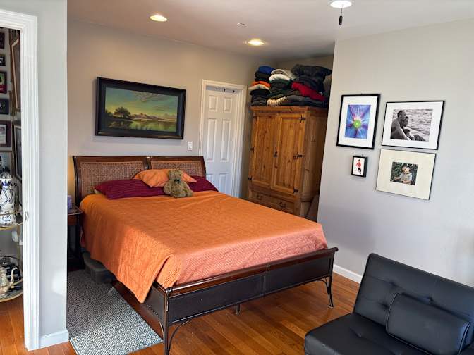 Vernon's room