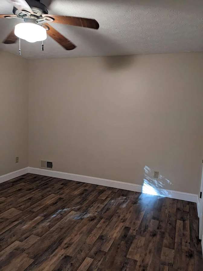 Alcove Rooms's room