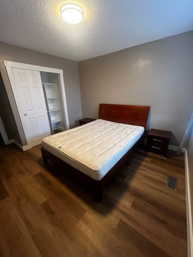 Etienne's room