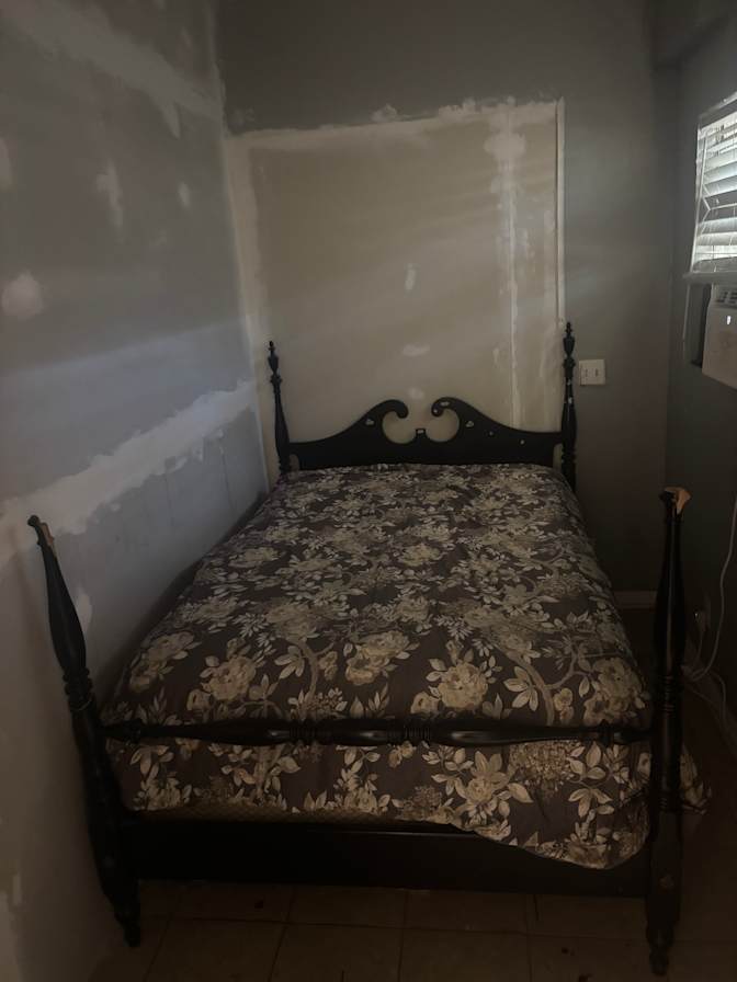 Deandre's room